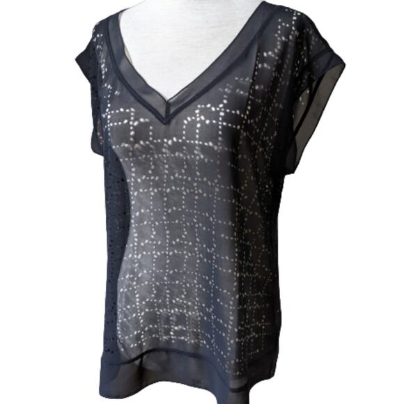 Eileen Fisher Cut-out V Neck Cap Sleeve Top PS - Picture 6 of 11